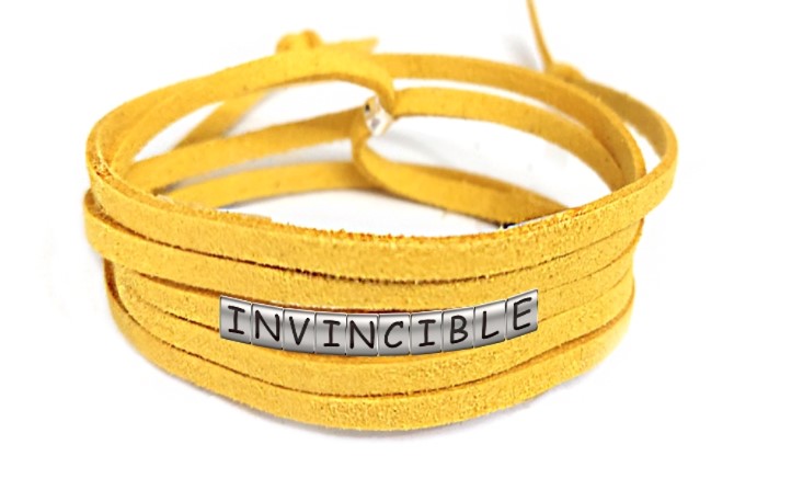 Pulseira Invencível ( Invincible )  de Couro Amarelo